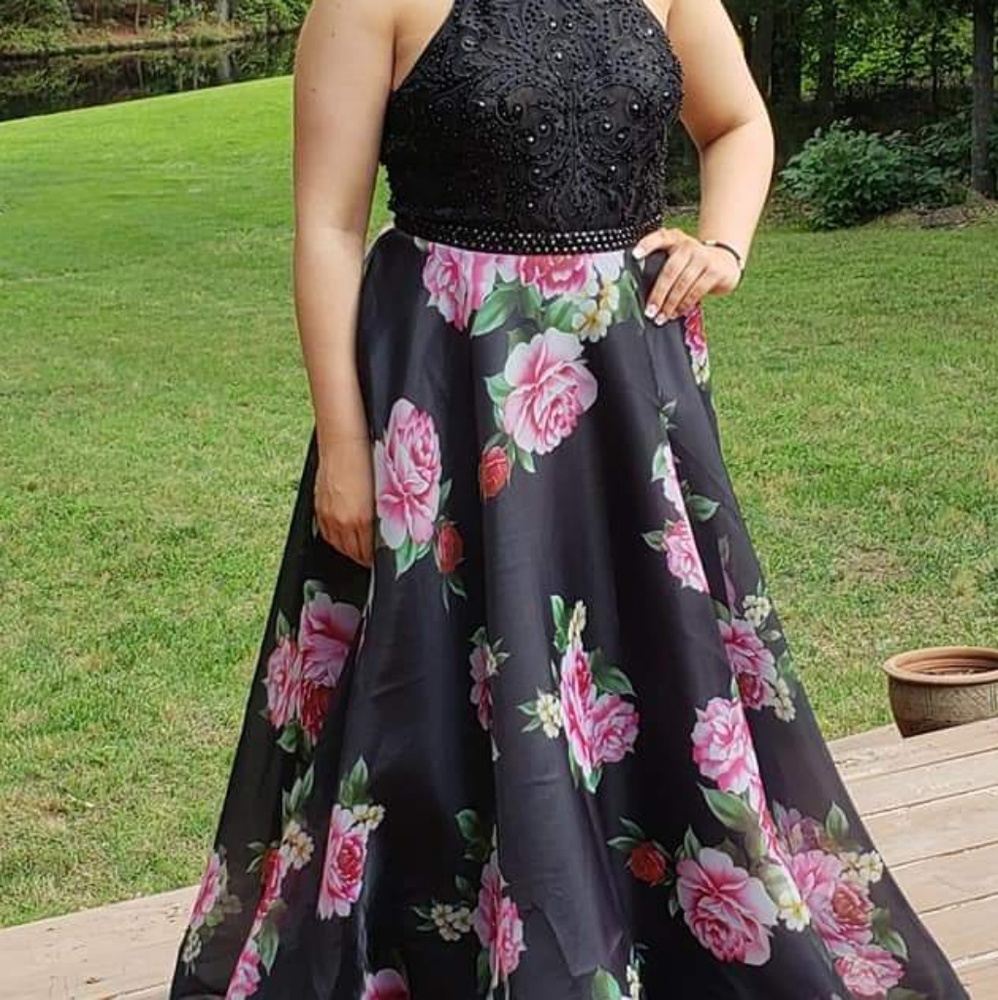 Prom/Pageant Dress - Picture 2 of 4